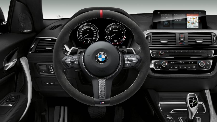 Торпедо BMW M240i M Performance Edition 2017 года  (фото 8 из 12)